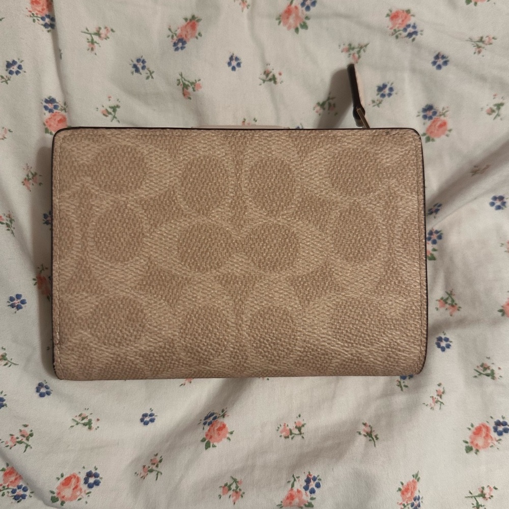 Authentic Coach Medium Corner Zip Wallet - image 2